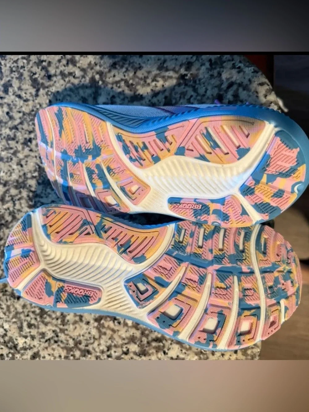 Brooks Ghost running sneakers - Picture 3 of 6